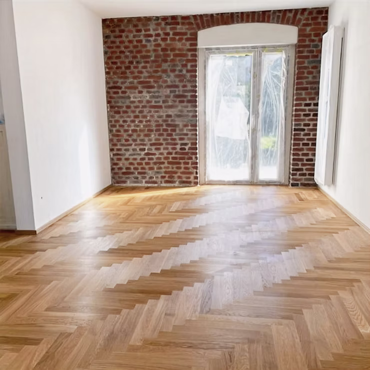 Badsanierung und Parkettverlegung Hamburg – Schiffsboden Eiche und Designbad schwarz RAUMWERQ